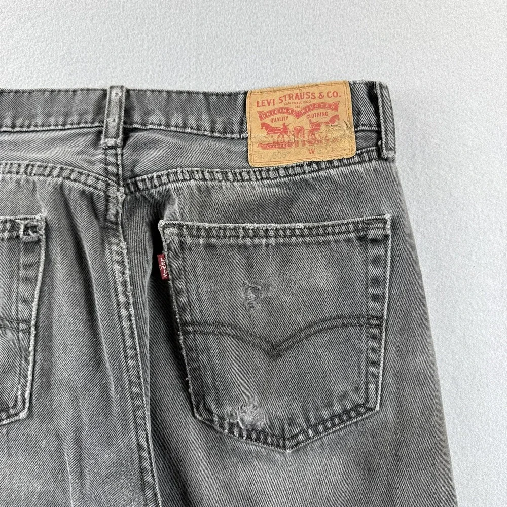 Levis 505 Jeans Mens 32x31 Gray Medium Wash Regular Straight Distressed Denim